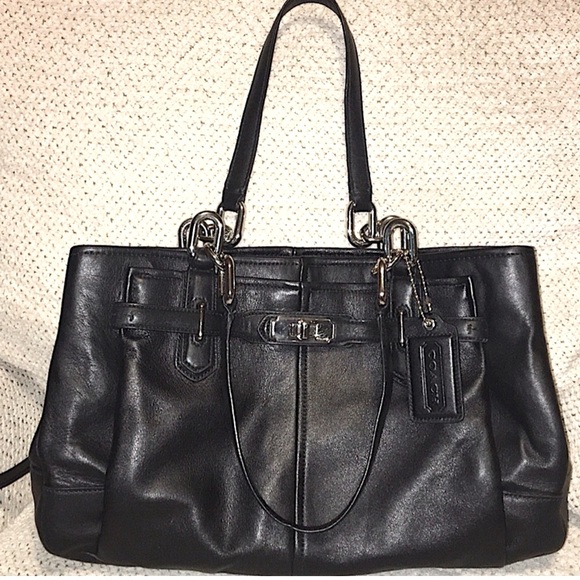 Coach Handbags - Last Chance 🔥 Coach Chelsea Jayden Carryall